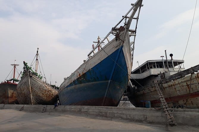 Jakarta Highlight Places with Multilingual Guide - Guides and Language