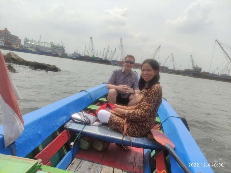 Jakarta: Highlights Capital City with Canal Boat Tour - Central Jakarta: Monuments, Squared, and Religious Sites