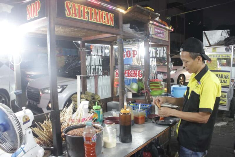 Jakarta: Local, Authentic Sabang Street Food Guided Tour - Practical Details & Tips for the Tour