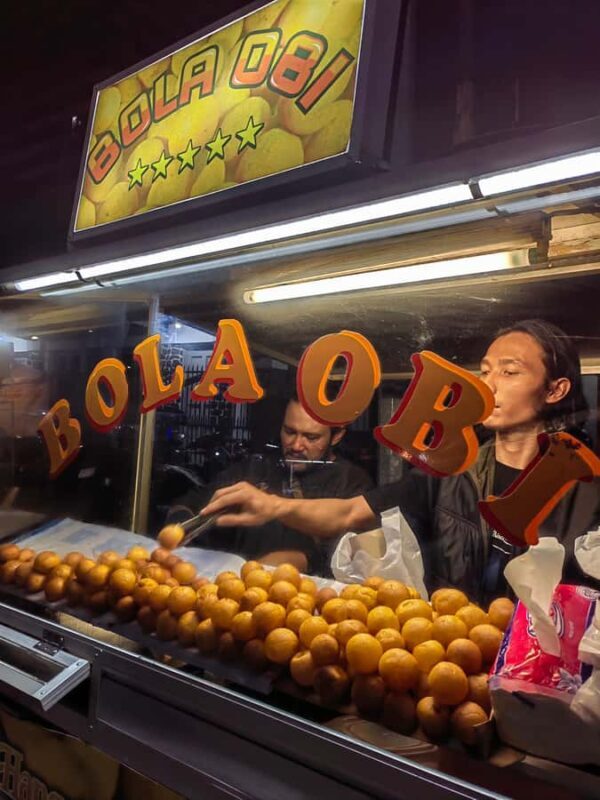 Jakarta: Local Street Food Shared Tour with MRT Jakarta - FAQ