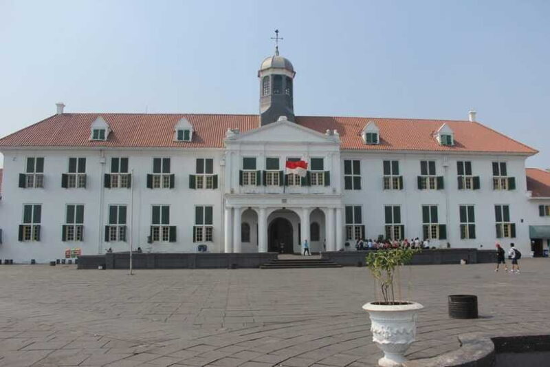 JAKARTA : MAKE YOUR CUSTOMIZED DAY TOURS WITH CAR DRIVER - Who Will Love This Tour?