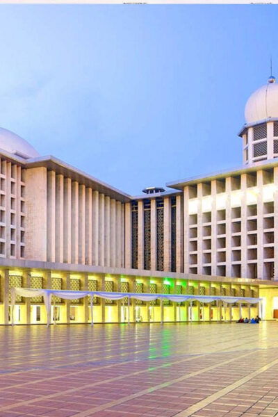 Jakarta : Private City Tour With Tour Guide Speaking Italy - Questions You May Have