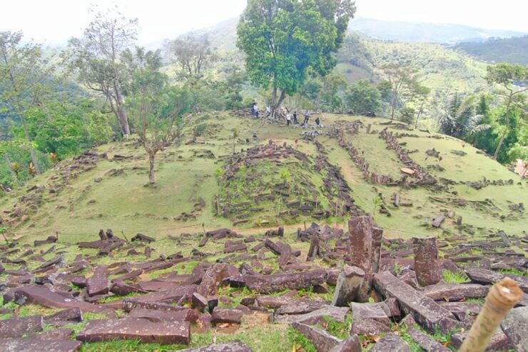 Jakarta Private Tour: Gunung Padang Site - Gunung Padang Site Features