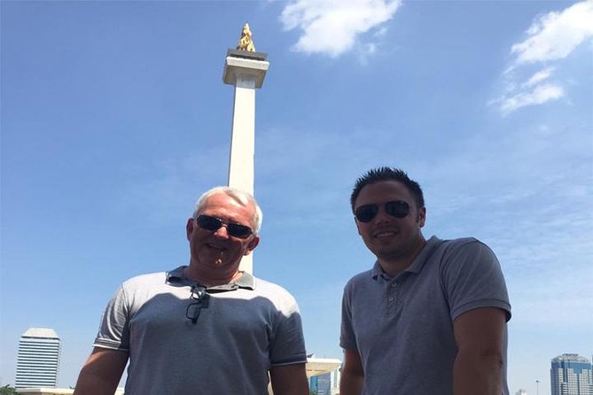 Jakarta Private Tour With Guide and Lunch - Tour Duration and Locations
