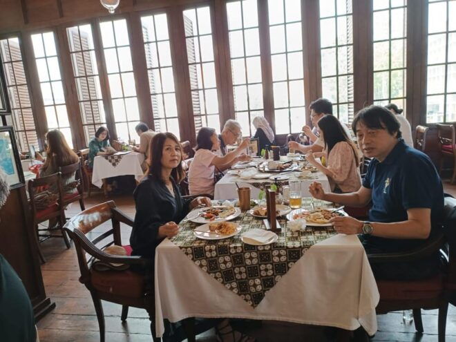 Jakarta Private Tour With Local Guide & Lunch - Booking Process