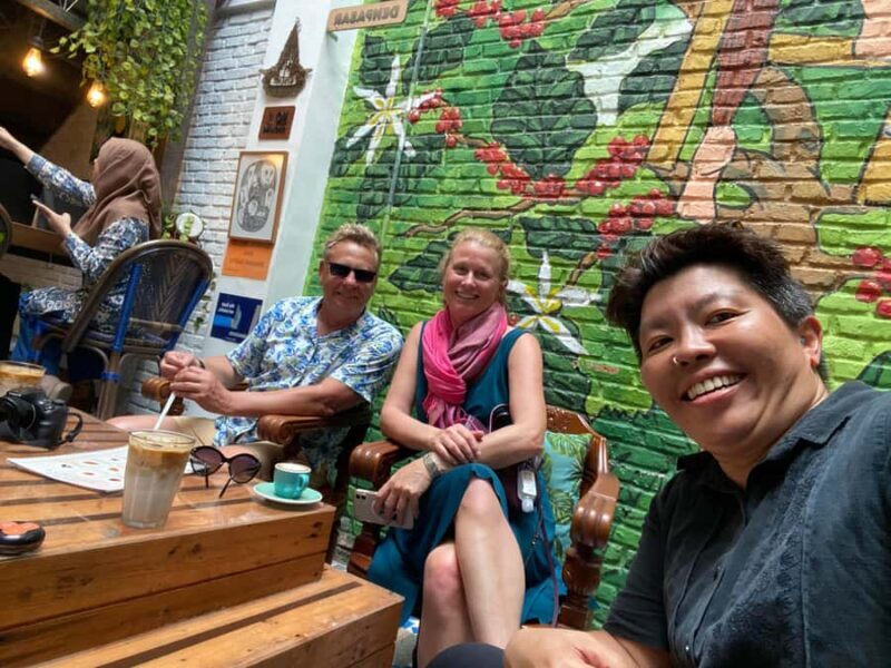 Jakarta: Private Walking Tour with a Local - Authenticity and Real Connection