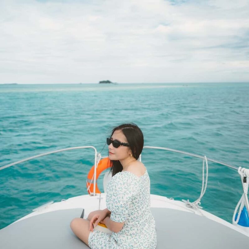 Jakarta: Private Yacht Trip to Dolphin, Ponco & Asha Islands - Ponco Island: Beach Paradise and Sunbathing