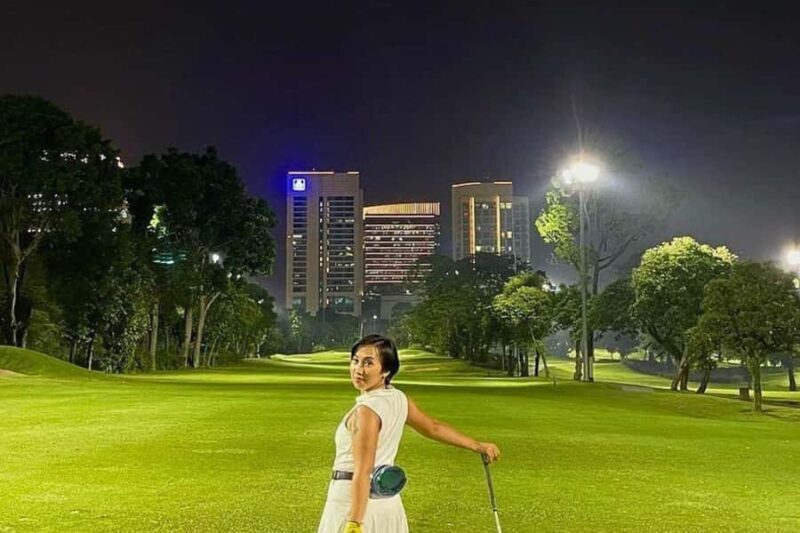 Jakarta: Senayan Night Golf with City Views and Transfer - Who Will Love This Tour?
