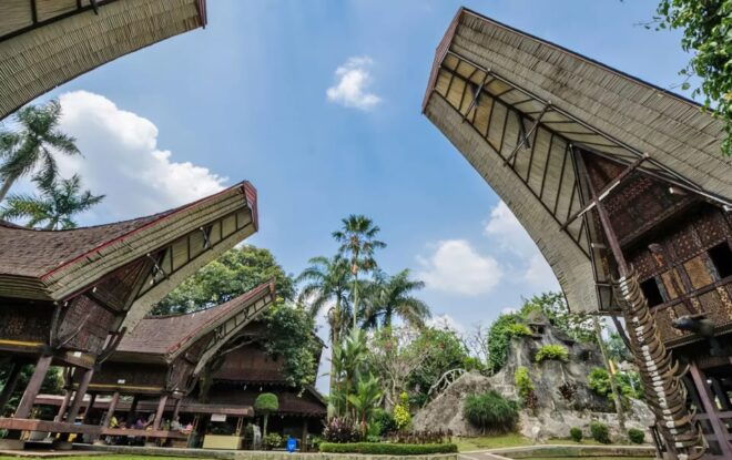 Jakarta Tour :Beautiful Miniature Glorious Park of Indonesia - Detailed Itinerary