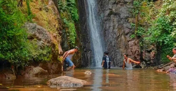 Jakarta Tour : Natural Views, Waterfall and Botanical Garden - Itinerary Details