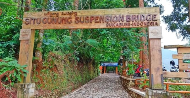 Jakarta Tour: Situ Gunung Waterfall & Suspension Bridge - Important Information