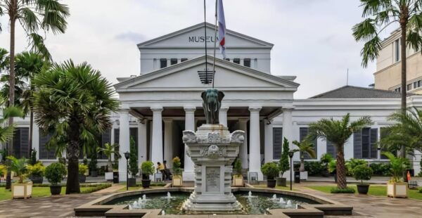 Jakarta Tour With Chinese Tour Guide - Contact and Support
