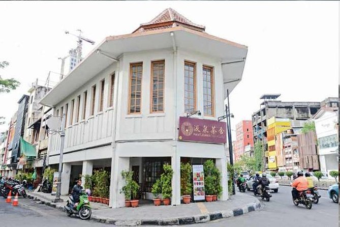 Jakarta Tour With Lunch (Free From Airport Pickup) - Inclusions and Exclusions