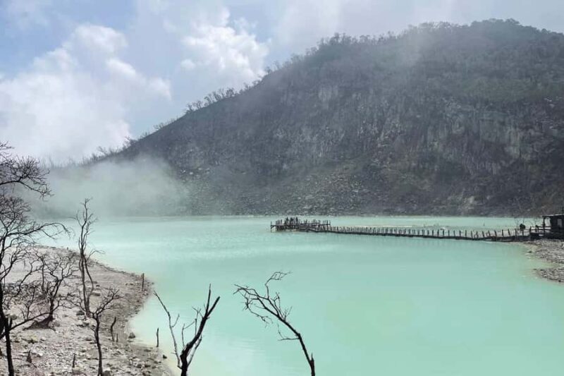 Jakarta: Volcano, Suspension Bridge and Hot Spring - Authentic Experiences Gleaned from Reviews