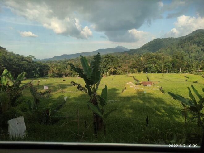 Jakarta: Volcano, Waterfall &Beautiful Local Village Tour - Volcano Exploration