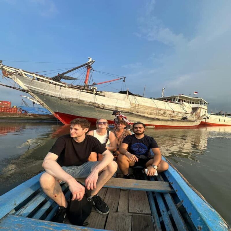 Jakarta Walking Tour: Explore Jakarta as the Locals do - Food and Drink: Tasting Jakarta