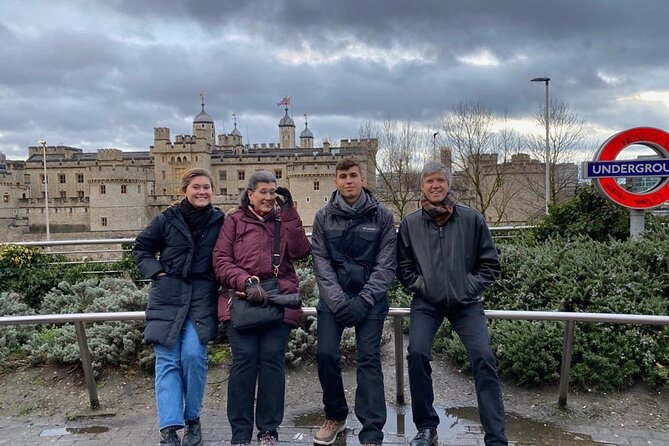 James Bond 007 Ultimate Spy Taxi Tour - Directions