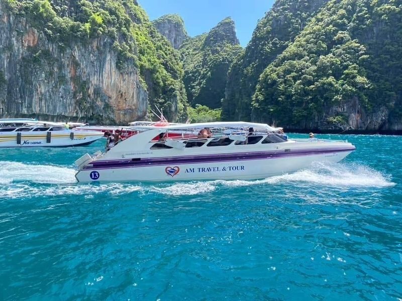 James Bond and Hong Island by Speedboat or Big Boat or Longtail Boat - James Bond Island and the famous limestone pinnacle