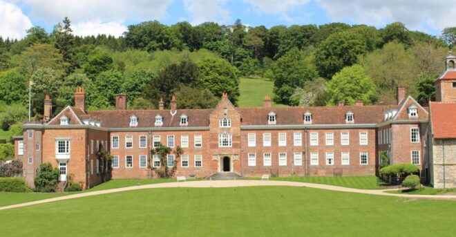 James Bond Classic Tour From London - The Sum Up