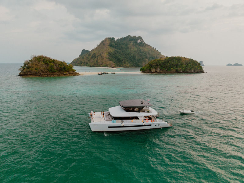 James Bond Island & Hong Island Full-Day Yacht Tour - Guides, timing, and transfers