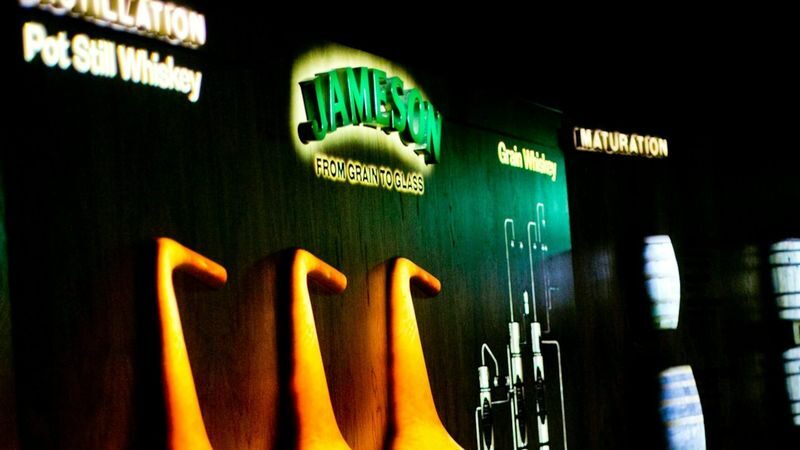 Jameson Distillery Bow St. ticket in Dublin - Cocktail-making and JJ’s Bar