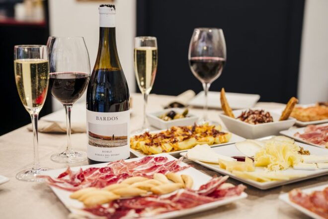 Jamón, Cheese and Wine Experience Near Sagrada Familia - Includes