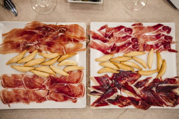 Jamón, Cheese and Wine Experience Near Sagrada Familia - Reviews