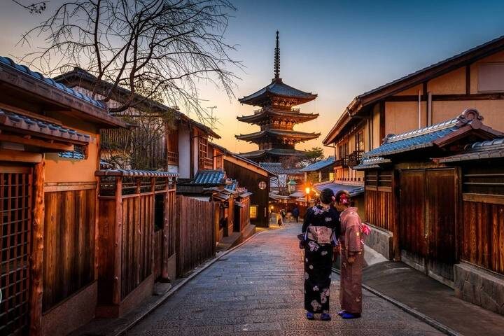 Japan Classic 10 Day - One Life Adventures: Tokyo to Osaka - Tokyo: shrines, sushi and late-night streets