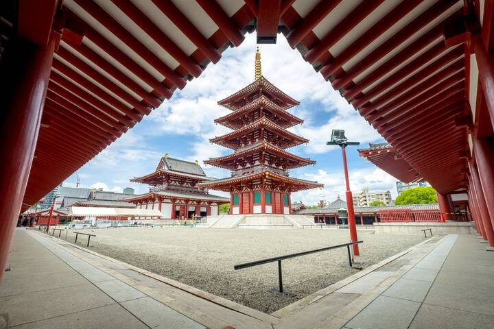 Japan in Winter by Train (Plus Ski) 14-Day Tour with Contiki - A sociable trip, with a clear age limit