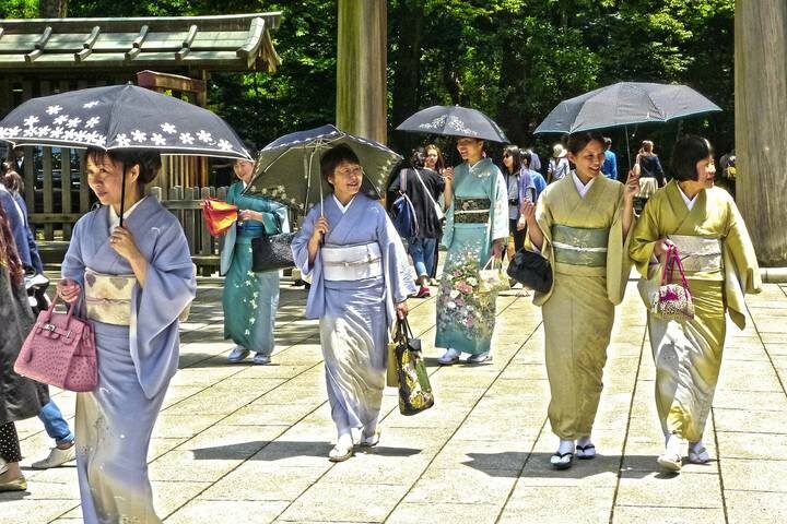 Japan in Winter by Train (Without Ski) with Contiki - 10-Day Tour - Hiroshima makes space for remembrance