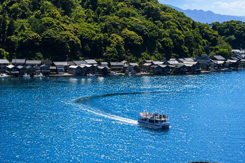 Japans Three Scenic Views & Kyoto by the Sea: Amanohashidate Cable Car + Ine Bay Boat Tour Day Trip (Departing from Osaka or Kyoto) - A good guide can make the long ride worthwhile