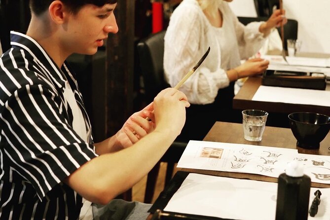 Japanese Calligraphy Experience in Tokyo at the Antique House - Accessibility and Traveler Information