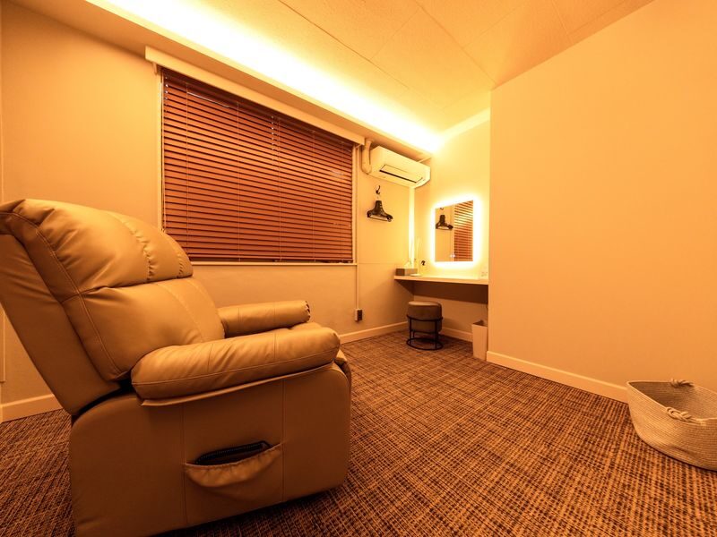 Japanese Head Spa for Travel Fatigue in Shinjuku, Tokyo | La HEAD - A quiet pause in the middle of Shinjuku