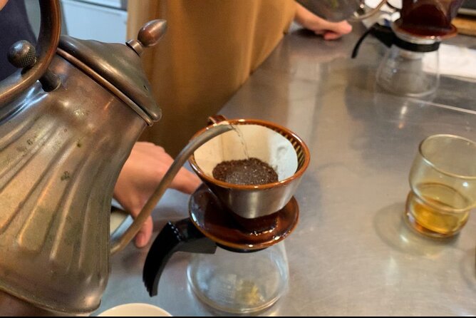 Japanese Style Coffee Brewing Lesson - Step-by-Step Brewing Process