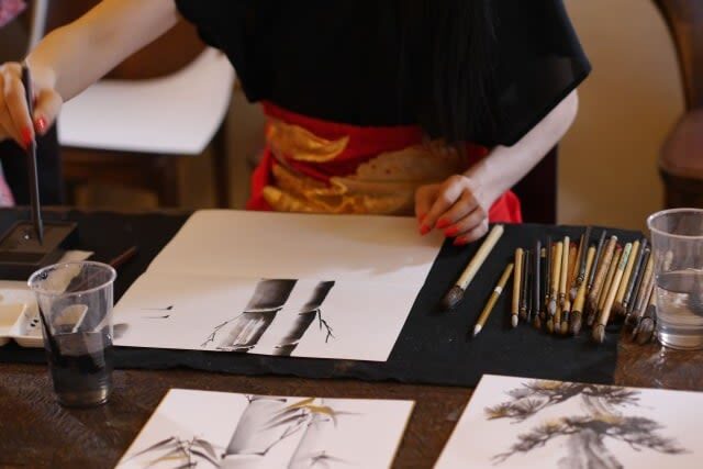 Japanese Sumi-e Ink Painting Experience at a Tea Shop in Tsukiji - The price: a short lesson with a lasting souvenir