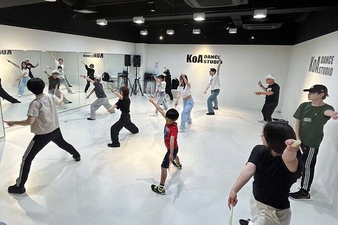 Japanese Wotagei Workshop in Tokyo Learn from a Champion - Who Will Benefit Most