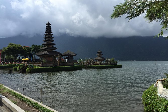 Jatiluwih Green Land Tour Including Tanah Lot and Ulun Danu Bratan Temple - Temple Visits