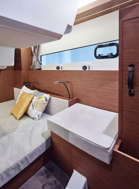 Jeanneau NC33- 4 hour Luxury Yacht Charter Blue Lagoon - The Value of the Experience