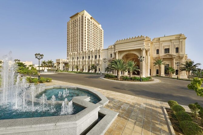 Jeddah Airport Transfers: King Abdulaziz Airport JED to Jeddah in Luxury Car - Confirmation and Accessibility