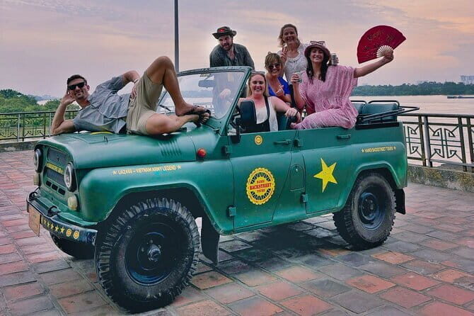 Jeep Tour Saigon By Night : FRESH SEAFOOD, STREET FOOD & SKY BAR - Why This Tour Works Well