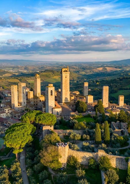 Jeep Wine Tour: Florence, Monteriggioni & San Gimignano - Exploring Monteriggioni