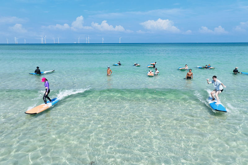 Jeju Aewol Beginner Surfing Lesson - Timing, weather, and booking details to keep in mind
