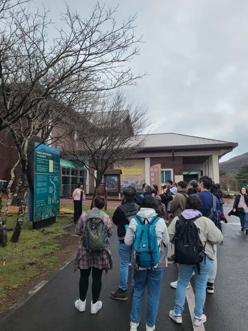 Jeju: Cherry Blossom South & West Day Tour with Hotel Pickup - Yerae Ecological Park & Cherry Blossoms