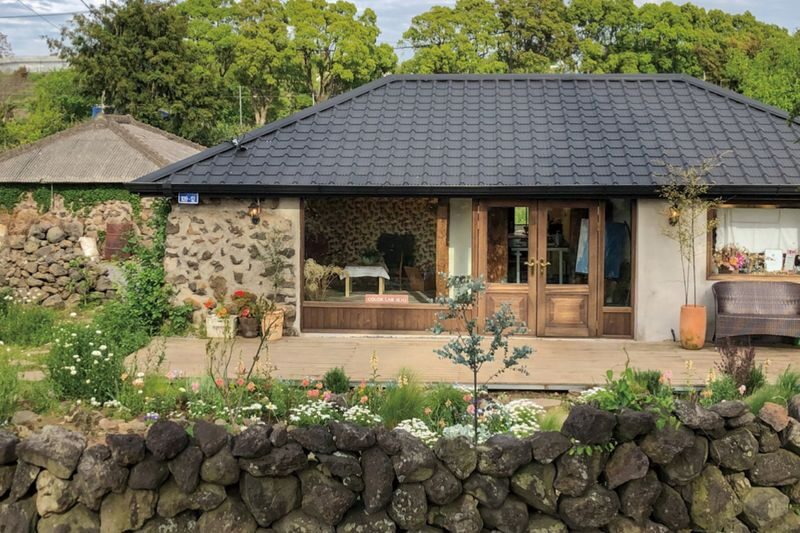 Jeju Cottage Garden Color Hunting Experience - Turning Jeju’s colors into your own palette