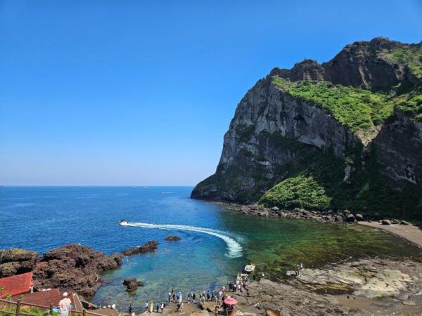 Jeju Island East Bus Tour With Lunch Included Full Day Trip - Customer Reviews