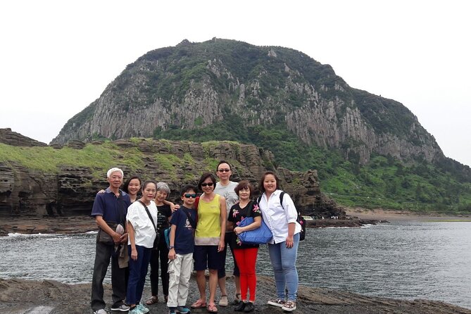 Jeju Island Private Taxi Tour - Yongmeori Coast & Osulloc - Yongmeori Coast Highlights