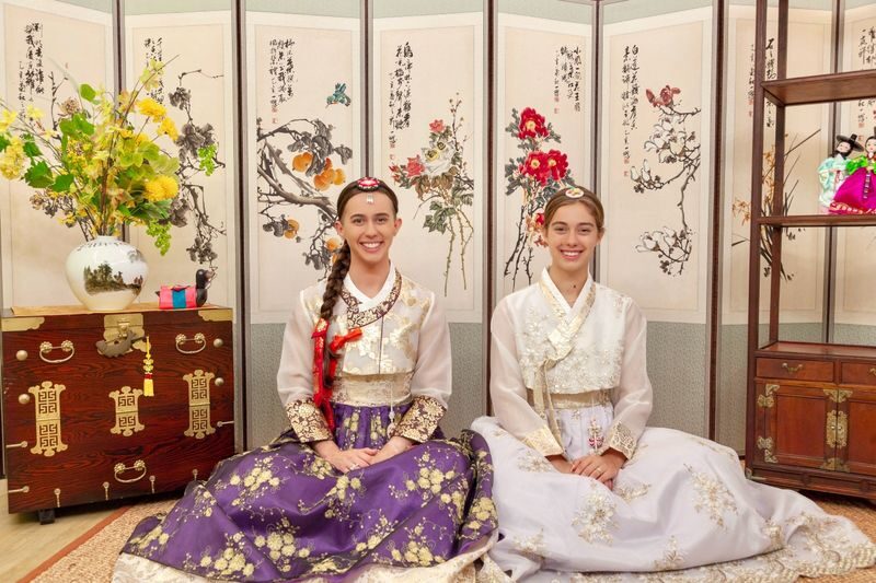 Jeju: K-drama Hanbok Photoshoot & Private Guided Tour - The people behind the photos