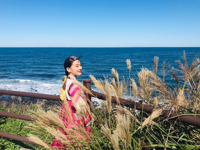 Jeju: K-drama Hanbok Photoshoot & Private Guided Tour - What you receive for the price