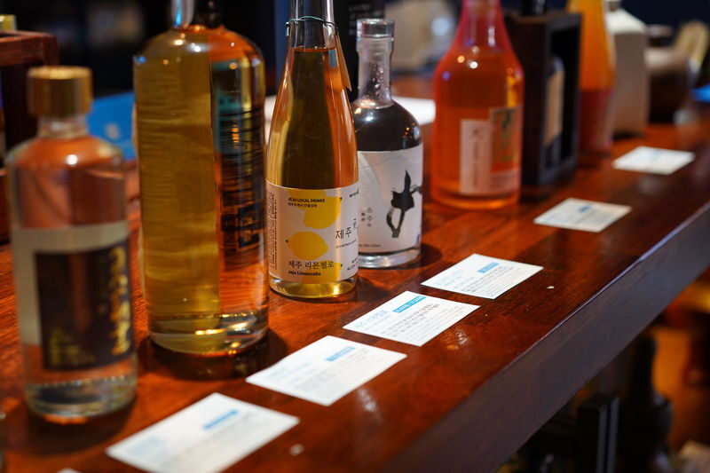 Jeju Makgeolli & Korean Traditional Liquor Tasting Experience - The setting and the old-town location