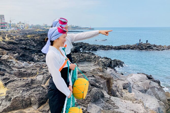 [Jeju] Private Photoshoot With Traditional Pearl Diver Haenyeo Costume - Common Questions